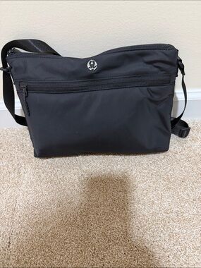 lululemon black diaper bag flow as you go yoga/  Fashion Trade Bo-Tique and other necessities lululemon Diaper Bag (why you